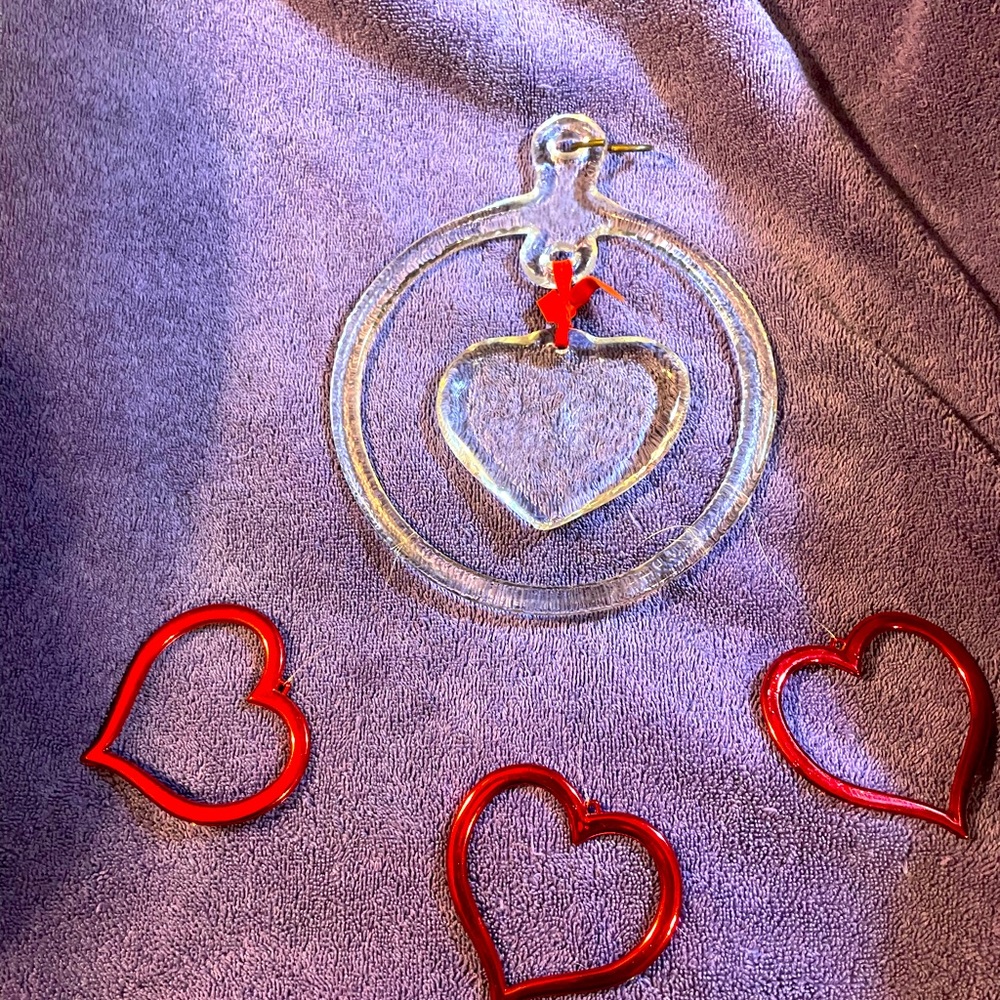 Gorgeous Clear Blown Glass with a Hanging Glass Heart and 3 Red Hearts